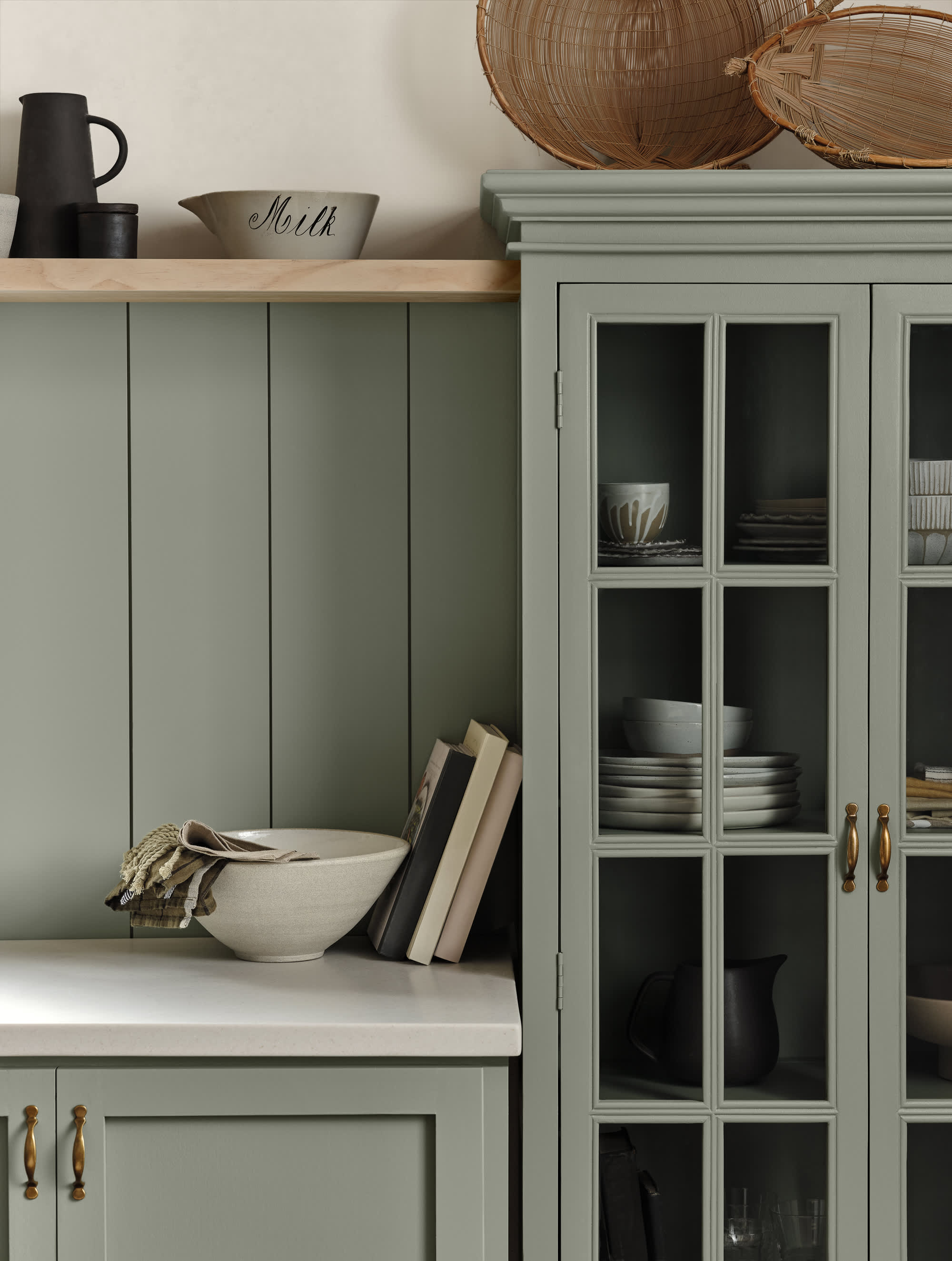 コレクション Suburbia suite : evergreen review This Lush Green Color Palette Feels Like a Walk Through Nature